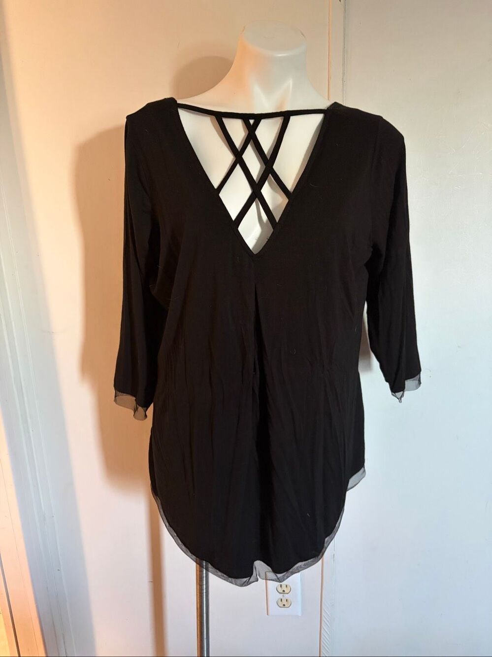Cyrus Black Criss Cross Strappy V Neck Tunic Top Size XL